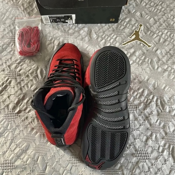 COPY - Jordan 12 retro ‘Reverse flu game’ - Picture 3 of 16